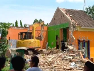 Heboh Video Rumah Dihancurkan di Pati, Dipicu Mantan Istri Terima Lamaran