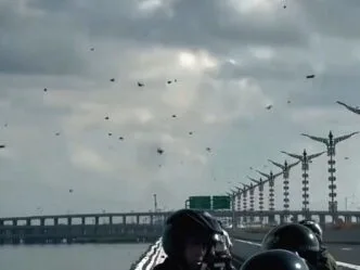 Kemunculan Kawanan Lebah di Tol Bali Mandara Bikin Heboh, Ini Penyebabnya