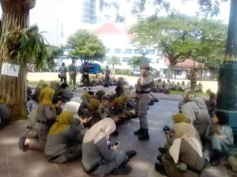 Minim Fasilitas dan Jam Kerja Ekstrem, Ratusan Jam Lembur Picu Masalah Kesehatan Satpol PP DKI