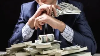 Orang Kaya Indonesia Kuasai 58% Simpanan Bank, Hanya dari 0,2% Rekening