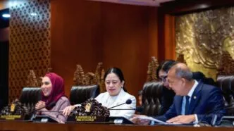 Ramai Kasus Pelaporan Pengamat, Puan Maharani Tekankan Etika Kritik