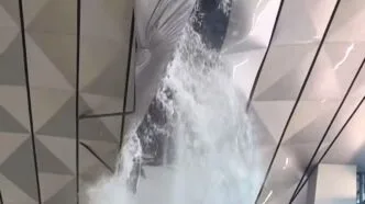 Cuaca ekstrem atap terminal 3 bandara soekarno hatta ambrol