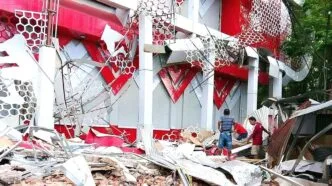 Dampak gempa 7.6 M di sulawesi