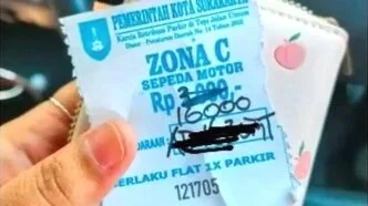 Parkir liar di solo viral