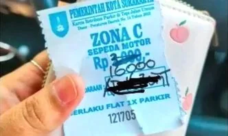 Parkir liar di solo viral