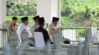Prabowo ziarah makam kakeknya di banyumas