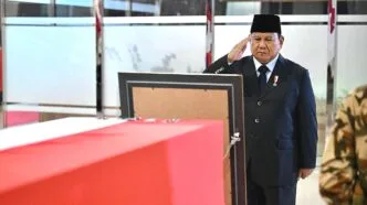 Presiden prabowo beri penghormatan terakhir untuk tiga prajurit tni yang gugur di misi unifil lebanon