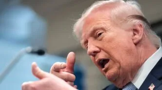 Trump akan blokade selat hormuz