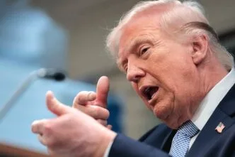 Trump akan blokade selat hormuz