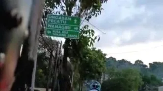 Heboh Turis Asing Lepas Tangan Saat Naik Motor di Bali, Warganet Soroti Keselamatan