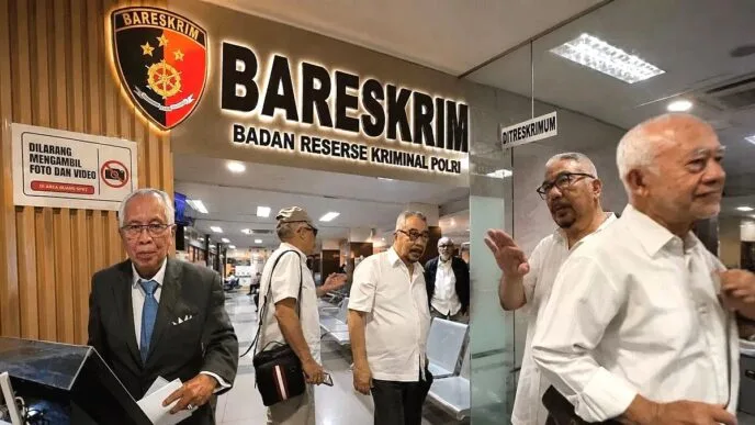 Sejumlah Dokter Spesialis Laporkan Menkes Budi Gunadi ke Polda Metro Jaya, Gelar Akademik Disebut Tidak Sesuai Menkes Budi Gunadi dilaporkan gelar palsu