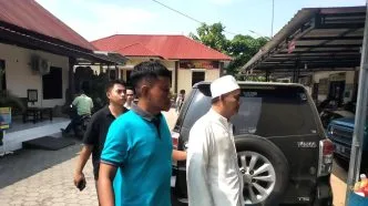 Pendiri Ponpes di Pekalongan Akhirnya Ditangkap, Sebelumnya Sempat Viral ada Santriwati Hamil hingga Melahirkan Pimpinan Ponpes Buaran Pekalongan Diamankan Polisi, Ada Korban Diduga Melahirkan Anak