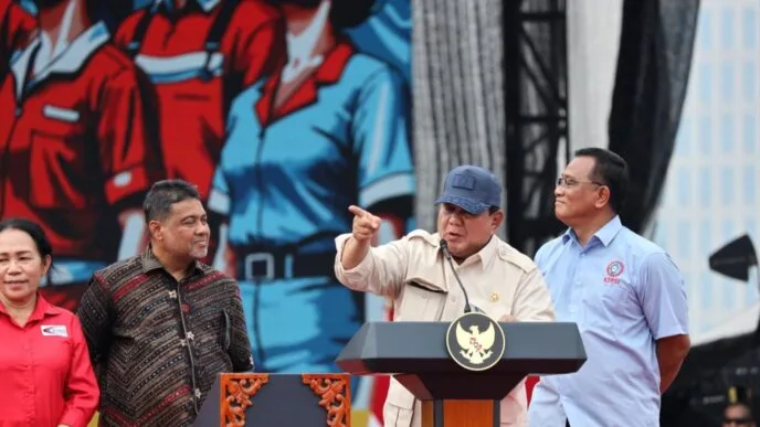 Prabowo Hadiri Peringatan May Day di Monas Bersama Ratusan Ribu Buruh