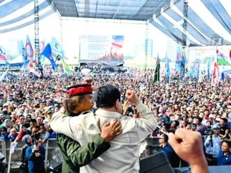Prabowo Uji Respons Buruh soal MBG di May Day, Soroti Gizi Anak dan Ekonomi