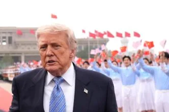 Trump buang seluruh pemberian dari pejabat china sebelum take off