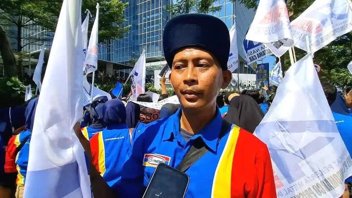 Demo karyawan indomaret pik