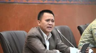 Politikus PDIP Respons Luke Thomas Mahony Jadi Dirut BUMN Khusus Ekspor Dibawah Danantara: “Kami Terkejut” Dpr soroti dirut asing bumn