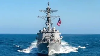 Kapal perang amerika kabur dari selat hormuz