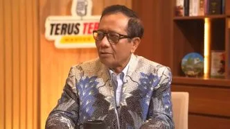 Mahfud MD Kritik Tuntutan Jaksa 18 Tahun terhadap Nadiem Makarim dalam Kasus Chromebook Mahfud md bela nadiem