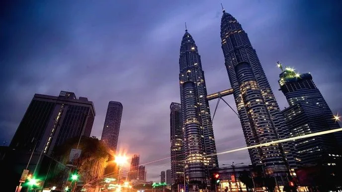 Malaysia Mulai Rasakan Efek Konflik AS vs Iran, Sektor Penerbangan hingga Sawit Tertekan Malaysia ekonomi tertekan perang as iran