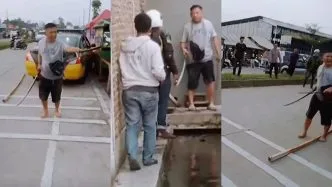 Oknum polisi bawa samurai garut
