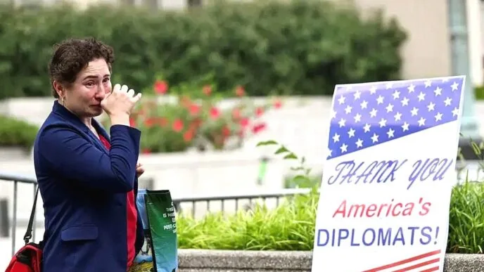 Trump phk diplomat as