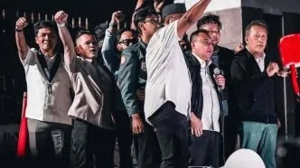 Ribuan Mahasiswa Kepung DPR, Dasco Pastikan Tuntutan soal BBM hingga Guru Honorer Ditindaklanjuti Dasco Temui Mahasiswa di DPR, Janji Cabut Status Tersangka 16 Mahasiswa Trisakti dalam Sepekan