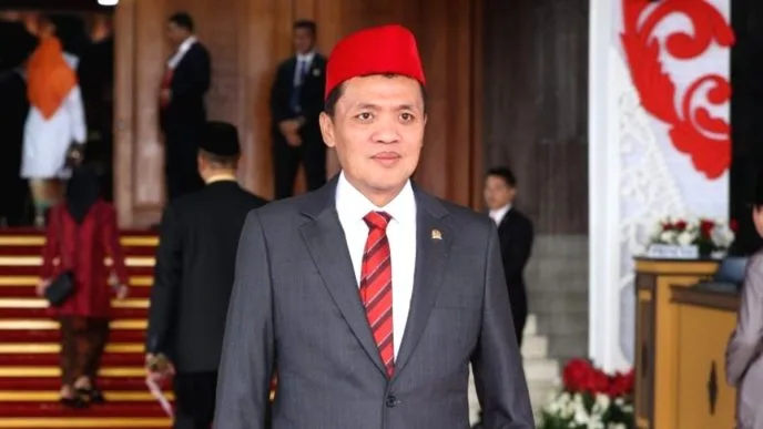Dino Minta Prabowo Kurangi Kunjungan Luar Negeri, Habiburokhman Beri Sindiran Menohok