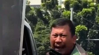 Heboh Video Ojol Histeris Saat Kendaraan Ditertibkan, Ini Penjelasan Dishub Dishub Jelaskan Alasan Motor Ojol Diangkut dalam Operasi di Jatinegara