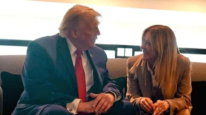 Perdana Menteri Italia Tersinggung Dibilang Mengemis Foto dengan Trump, Langsung Batalkan Forum Bisnis AS-Italia Meloni Tersinggung Komentar Trump, Menteri Luar Negeri Italia Batal ke AS
