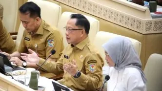 Tito Karnavian Soroti Honorer Titipan Timses, Datang Pagi Pulang Dua Jam Kemudian, Jadi Beban APBD! Moratorium Honorer Diperketat, Mendagri Sebut Banyak Pegawai Tak Kompeten Bebani Keuangan Daerah
