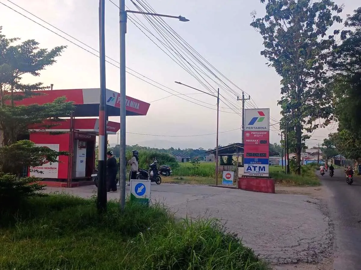 Dampak Pertamax Rp17.000 Mulai Terlihat, Pertashop Kehilangan Pelanggan Pertamax Rp17.000 per Liter, Pertashop di Sumbar Mulai Ditinggalkan Konsumen