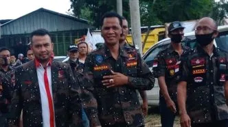 Jubir Ahmad Bahar Kecam Sayembara Rp3 Miliar GRIB Jaya, Sebut Bentuk Penghinaan Terhadap Muhammadiyah Polemik Hercules vs Ahmad Bahar Memanas, Keluarga Ungkap Peran Muhammadiyah dalam Pendampingan Hukum