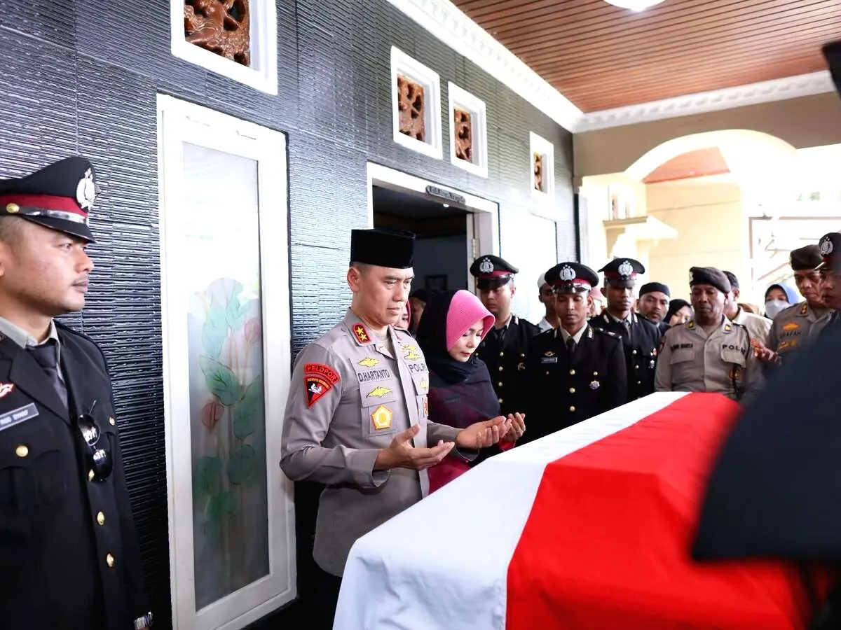 Kisah Heroik Polisi dan Anggota TNI AU yang Tewas Dihantam Ombak Saat Menolong Pelajar Tenggelam Tragis di Pantai Ngursoin, Pelajar Selamat tetapi Polisi dan TNI AU Meninggal Dunia