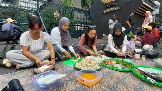 Aksi dapur umum tolak mbg kantor gubernur jateng semarang
