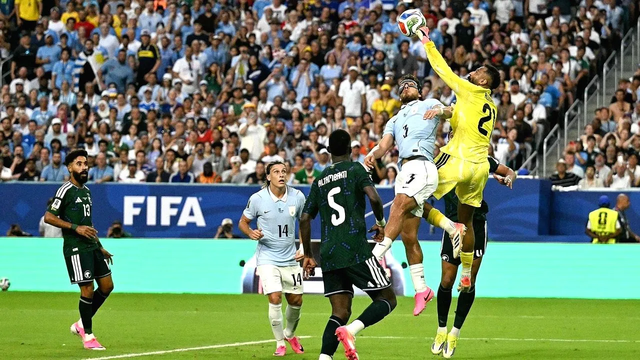Arab Saudi vs Uruguay 1-1: Dramatis! Uruguay Baru Bisa Samakan Skor Menit 80 Setelah Digagalkan Al-Owais Berkali-kali Al owais penyelamatan arab saudi vs uruguay