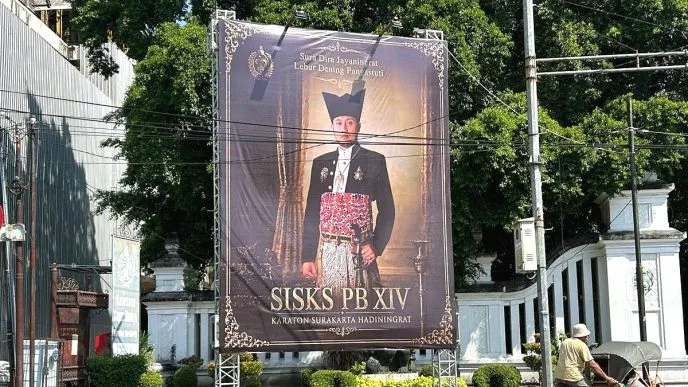 Baliho pb xiv mangkubumi gladag solo