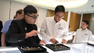 Tiffany & Co Mau Bayar Denda Pelanggaran Impor 97 Miliar, Menkeu Purbaya Datang Langsung Buka Segel Gerai Plaza Indonesia Bayar denda tiffany co plaza indonesia dibuka kembali