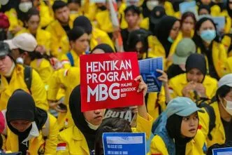 Mahasiswa Tuntut Program MBG Dihentikan, Menkeu Purbaya Tunggu Keputusan Prabowo Demo mahasiswa stop MBG