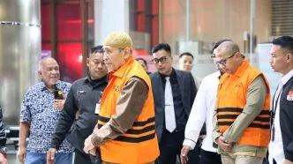 Direktur Maktour Menangis Saat Ditahan KPK, Resmi Jadi Tersangka Kasus Korupsi Kuota Haji Tambahan 2023-2024 Direktur maktour ditahan kpk
