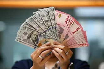 Dolar sentuh angka 18000 rupiah