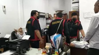 Kejati Jabar Geledah Kantor DPRD Indramayu, Usut Dugaan Korupsi Tunjangan Perumahan Kejati jabar geledah dprd indramayu
