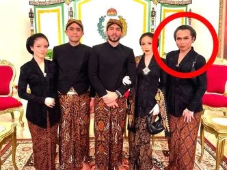 Kirab 1 suro pria berkebaya viral