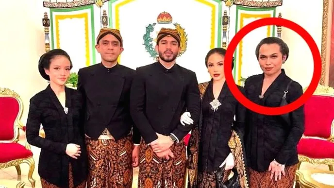 Viral Pria Berkebaya di Kirab 1 Suro, Puro Mangkunegaran Tegaskan Tak Pernah Beri Izin Kirab 1 suro pria berkebaya viral