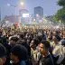 Demo Besar Mahasiswa Jabodetabek Warnai Jakarta Hingga Malam, Ini Lima Tuntutan yang Disampaikan ke Pemerintah Massa demonstrasi menara bca malam hari