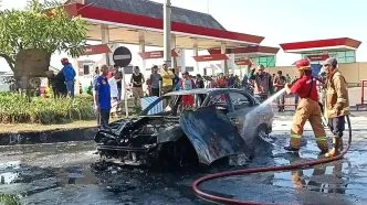 Mobil Terbakar di SPBU Probolinggo, Polisi Temukan 8 Jeriken Pertalite dalam Kabin, Periksa Pengelola dan Rekaman CCTV Mobil terbakar spbu semampir probolinggo