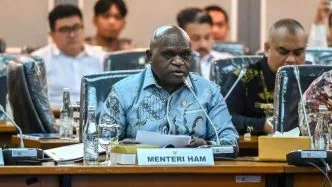 Natalius pigai rapat dpr anggaran