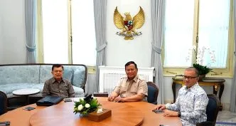 Prabowo Terima Kunjungan Jusuf Kalla & Putranya di Istana Merdeka, Apa yang Dibahas? Pertemuan jk solihin kalla prabowo