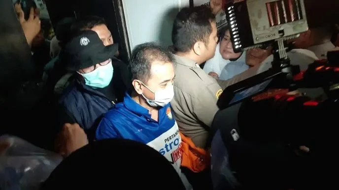 Roy Suryo dan dr Tifa Kompak Dirawat di RS Polri Usai Ditangkap, Penyakitnya Masih Dirahasiakan Roy suryo rs polri kramat jati
