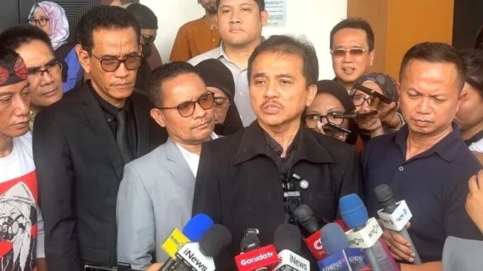 Roy Suryo Ngamuk! Nilai Sidang Praperadilan Disusupi Pihak Tak Berkepentingan, Hakim Tetap Lanjutkan Agenda Roy suryo sidang praperadilan